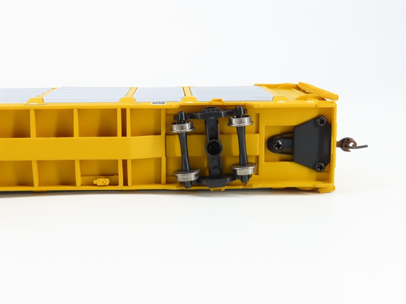 HO Scale Walthers 932-4878 SP Union Pacific 89' Tri-Level Auto Carrier RTR