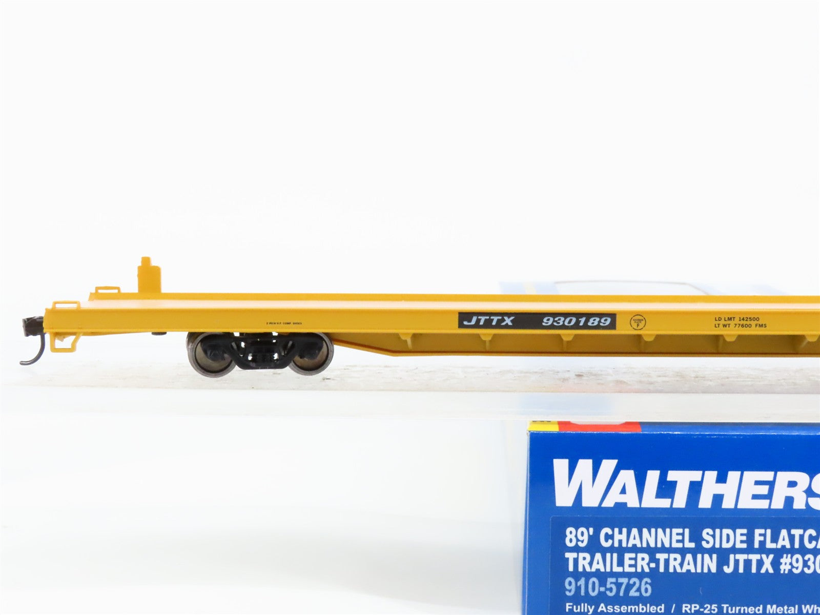HO Scale Walthers 910-5726 JTTX Trailer-Train 89' Channel Side Flat Car RTR
