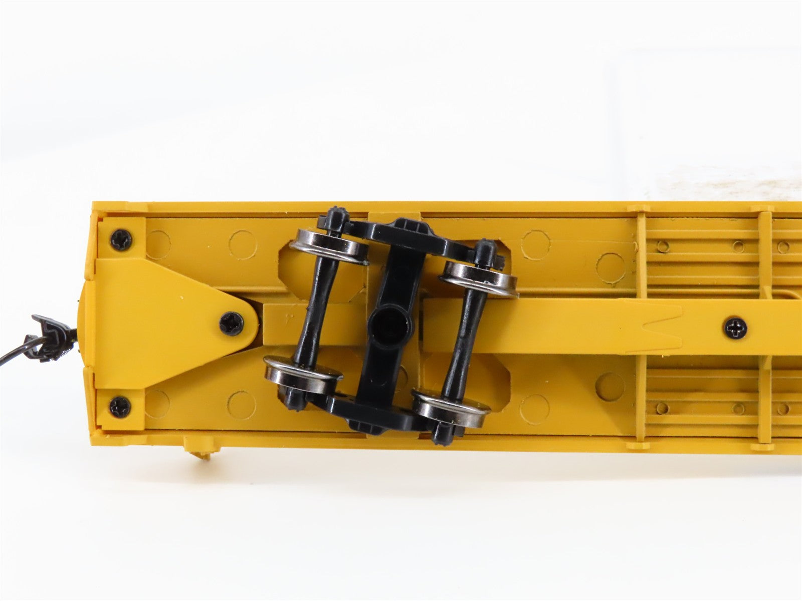 HO Scale Walthers 910-5726 JTTX Trailer-Train 89' Channel Side Flat Car RTR