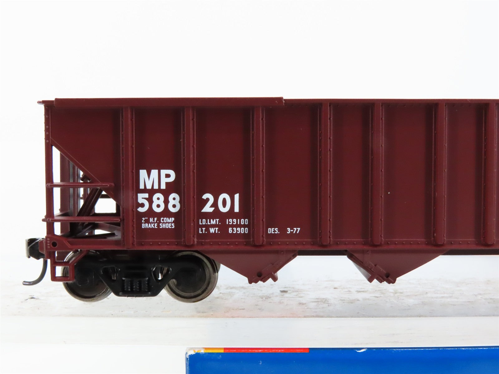 HO Scale Walthers 910-1971 MP Missouri Pacific 50' 4-Bay Hopper 588201 RTR