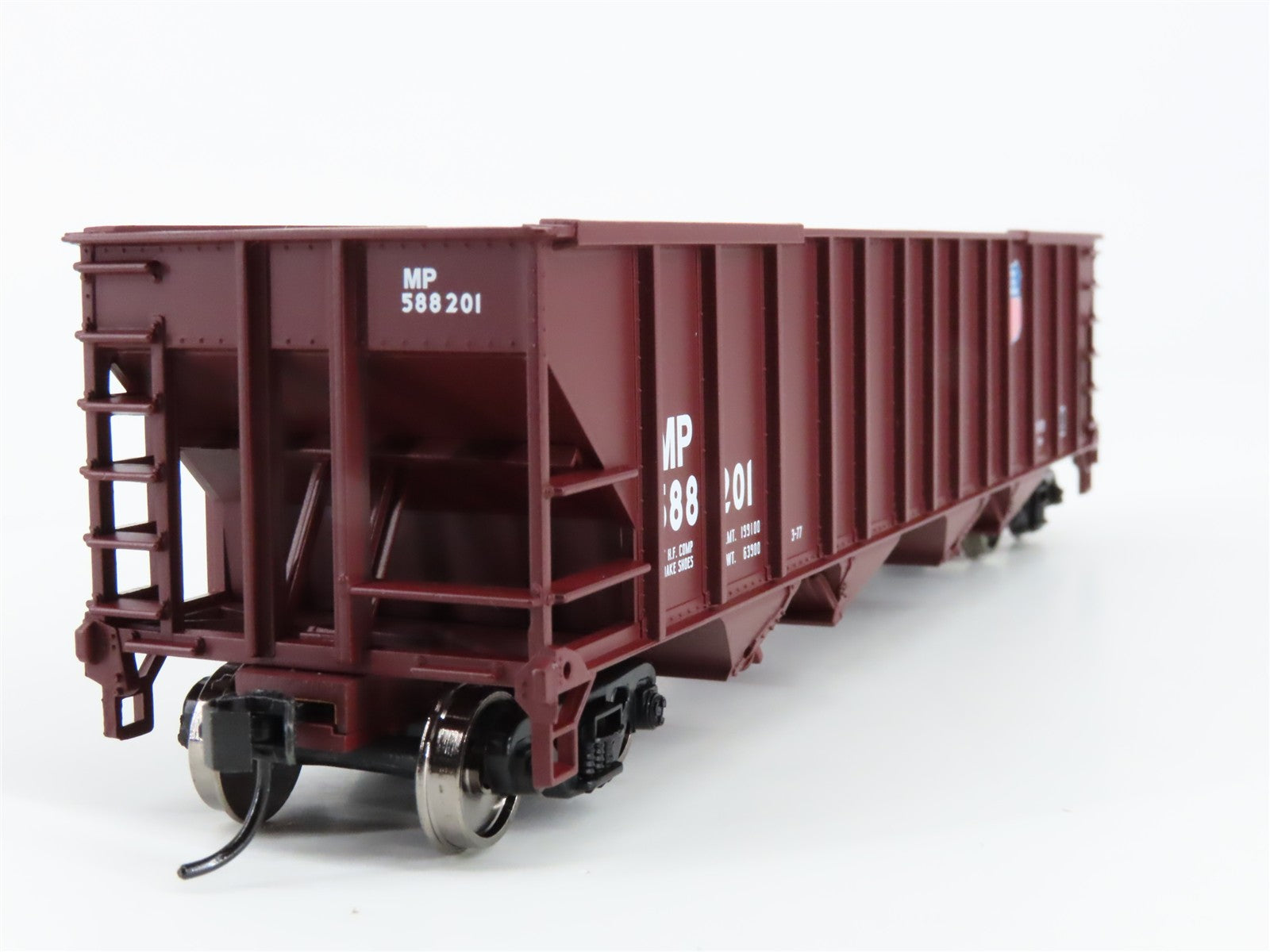 HO Scale Walthers 910-1971 MP Missouri Pacific 50' 4-Bay Hopper 588201 RTR