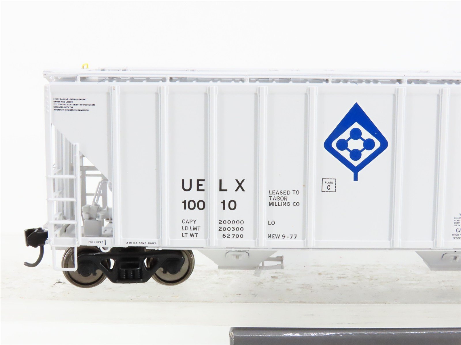 HO Scale Walthers 920-106123 UELX ADM 58' 3-Bay Covered Hopper 10010 RTR