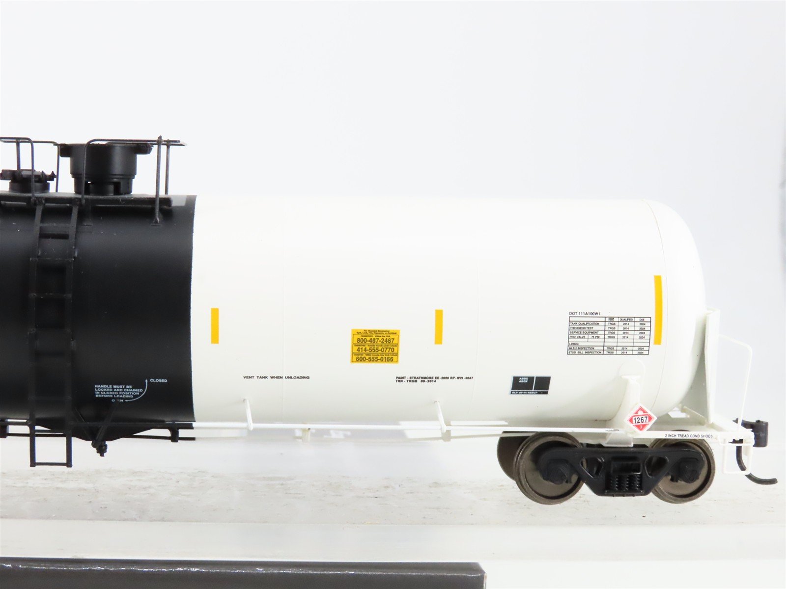 HO Scale Walthers 920-100705 DPRX PBF Holding Co. 55' Tank Car 259512 RTR