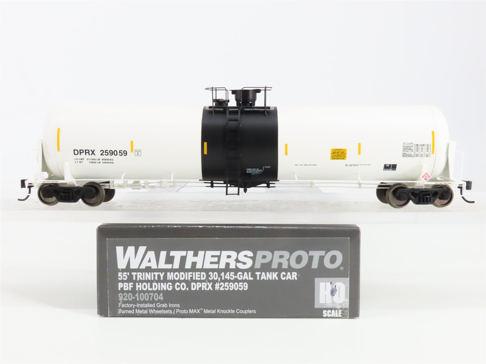 HO Scale Walthers 920-100704 DPRX PBF Holding Co. 55' 30,145-Gal Tank Car RTR