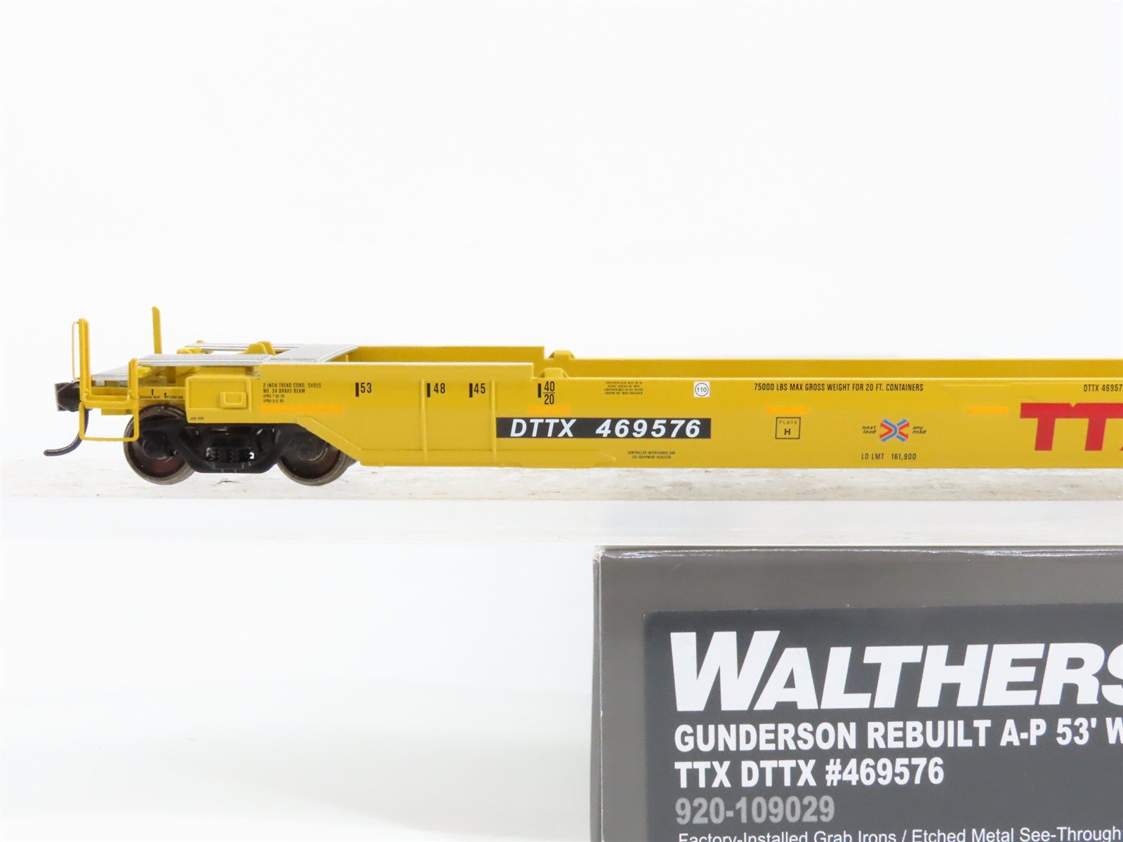 HO Scale Walthers 920-109029 DTTX TTX 53' Flat Car 469576 RTR