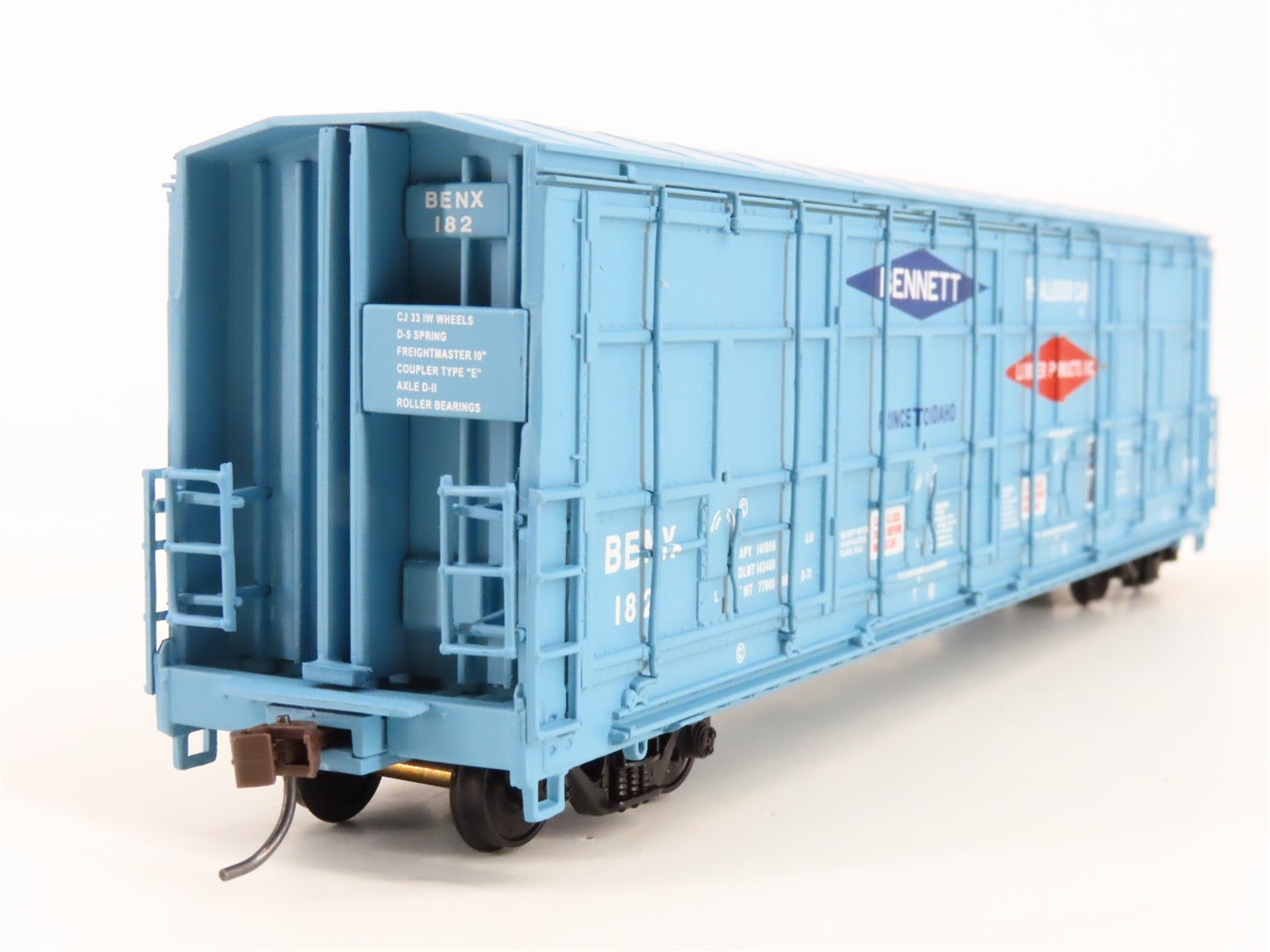 HO Scale Walthers 932-7022 BENX Bennett Lumber Thrall Door Box Car 182 RTR