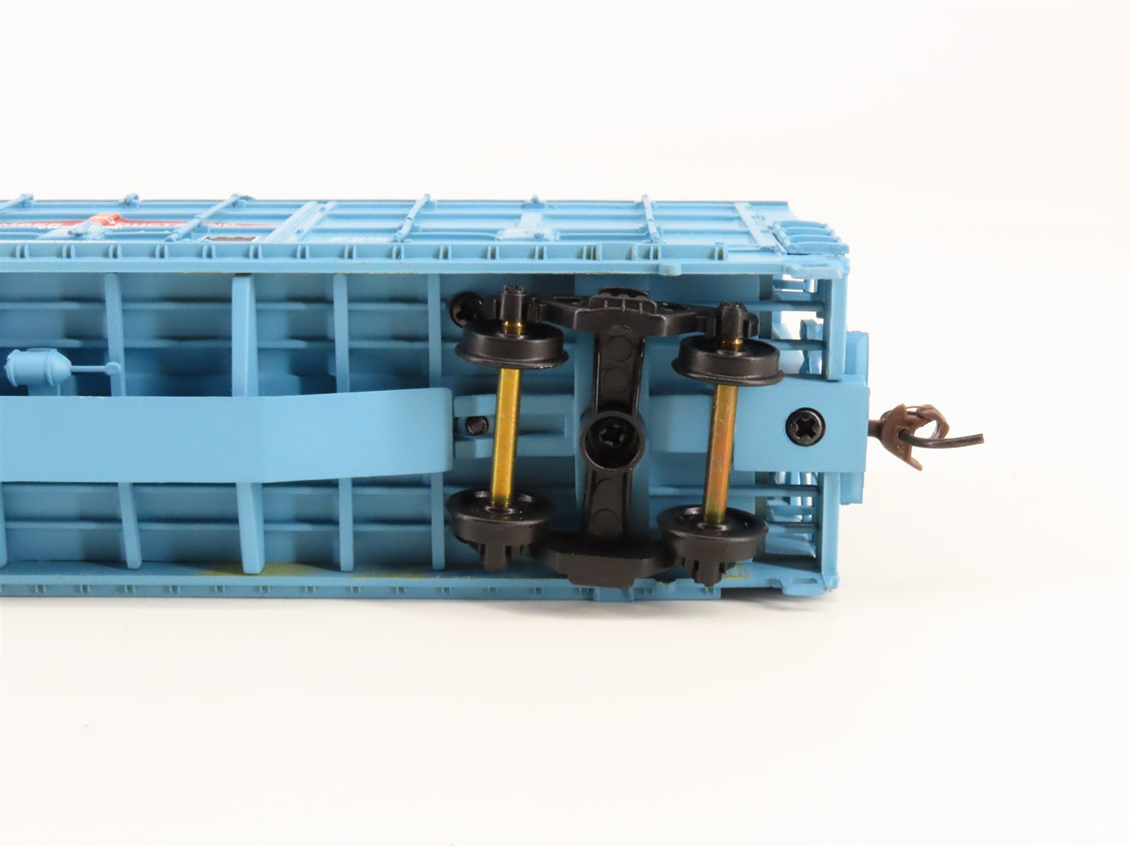 HO Scale Walthers 932-7022 BENX Bennett Lumber Thrall Door Box Car 182 RTR