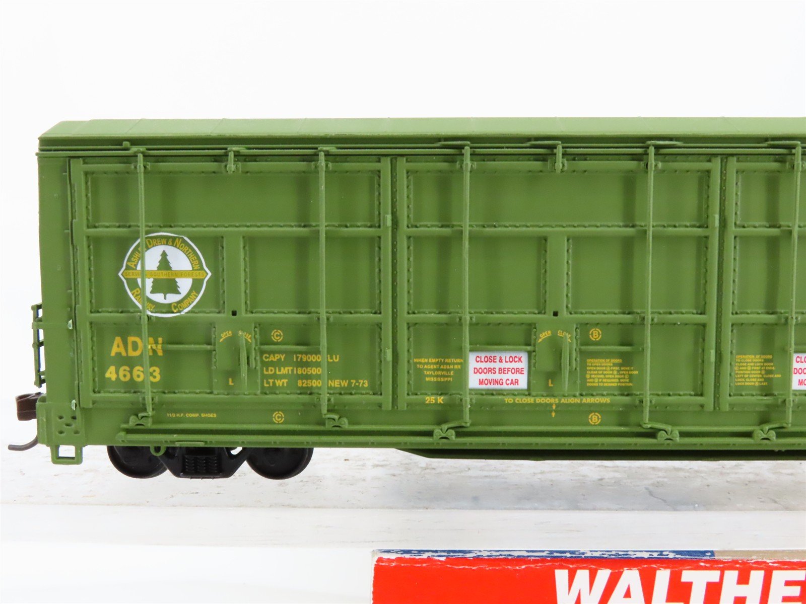 HO Scale Walthers 932-7010 Ashley, Drew & Northern 50' Thrall-Door Box Car RTR