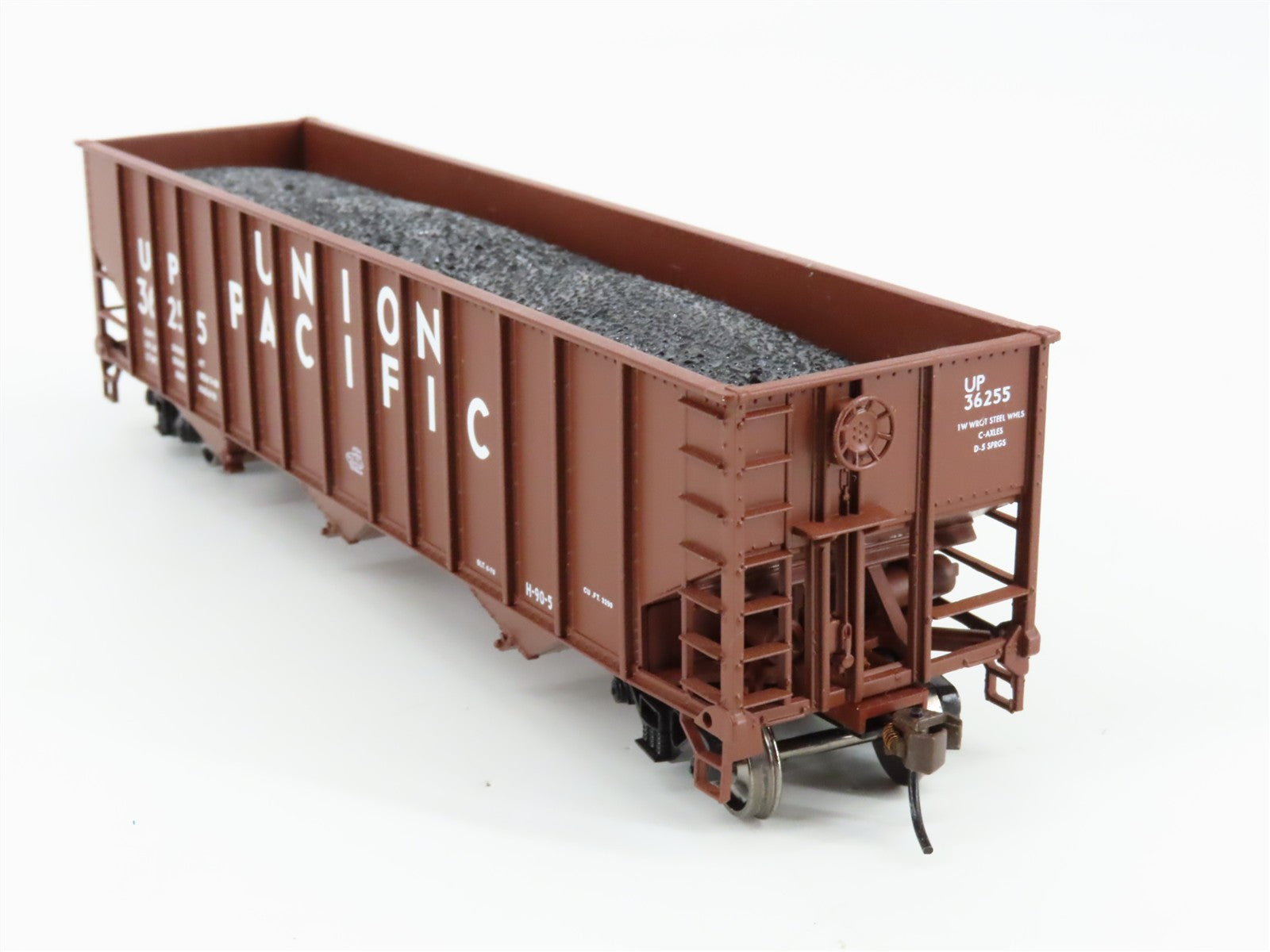 HO Scale Bachmann 18702 UP Union Pacific 3-Bay Hopper 36255 RTR