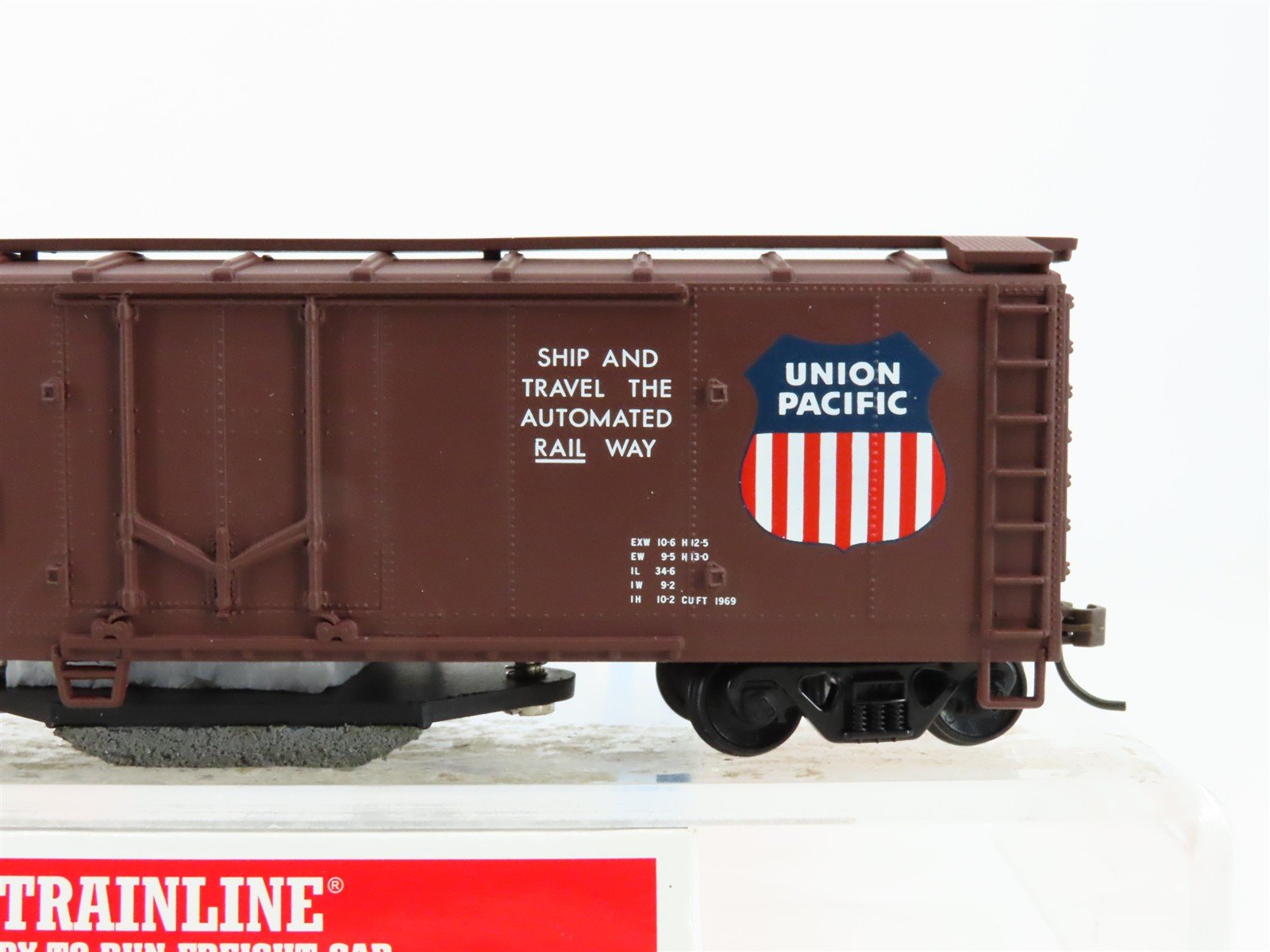 HO Scale Walthers 931-751 UP Union Pacific 40' Track Cleaning Box Car 113803 RTR