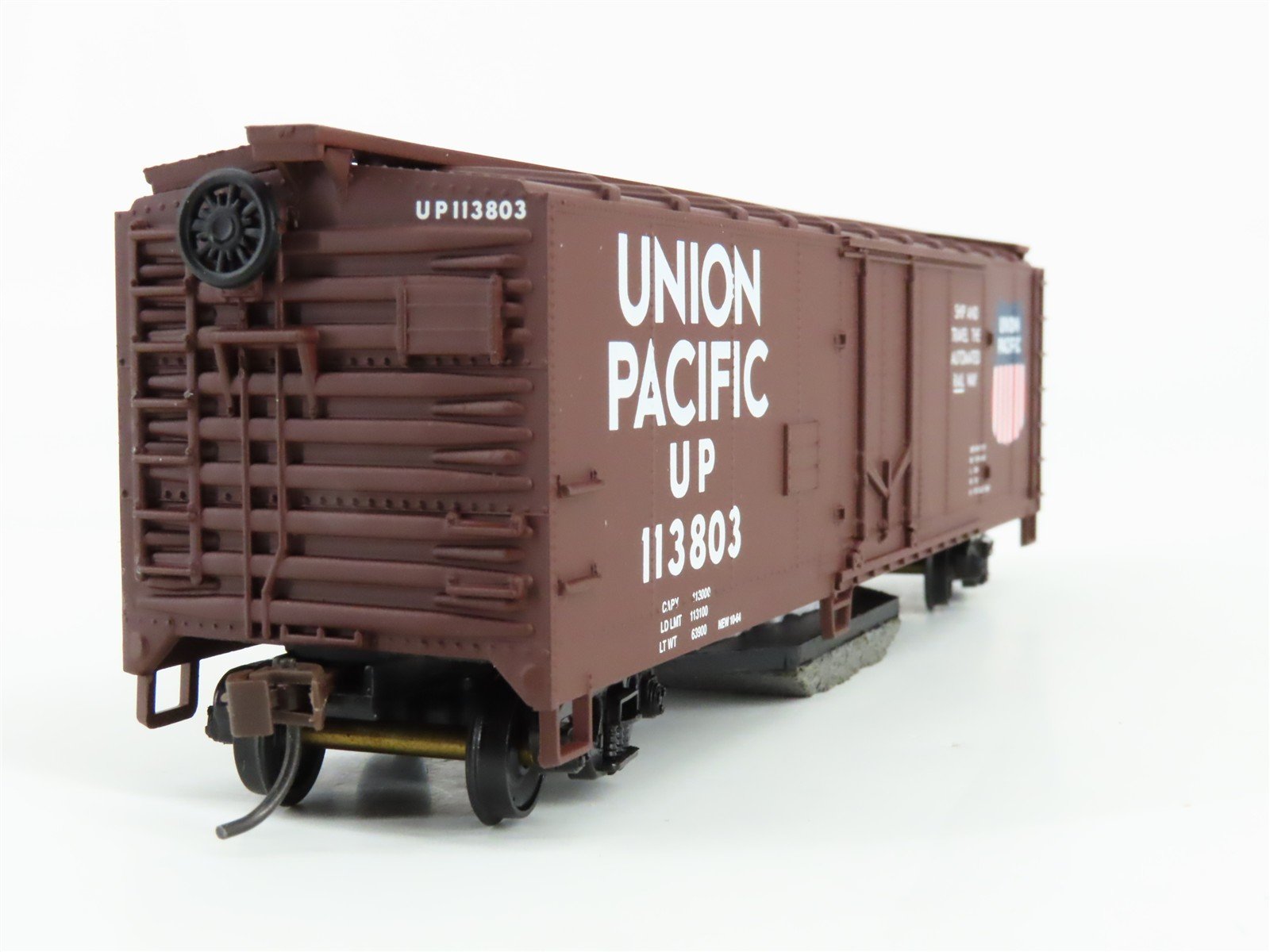 HO Scale Walthers 931-751 UP Union Pacific 40' Track Cleaning Box Car 113803 RTR