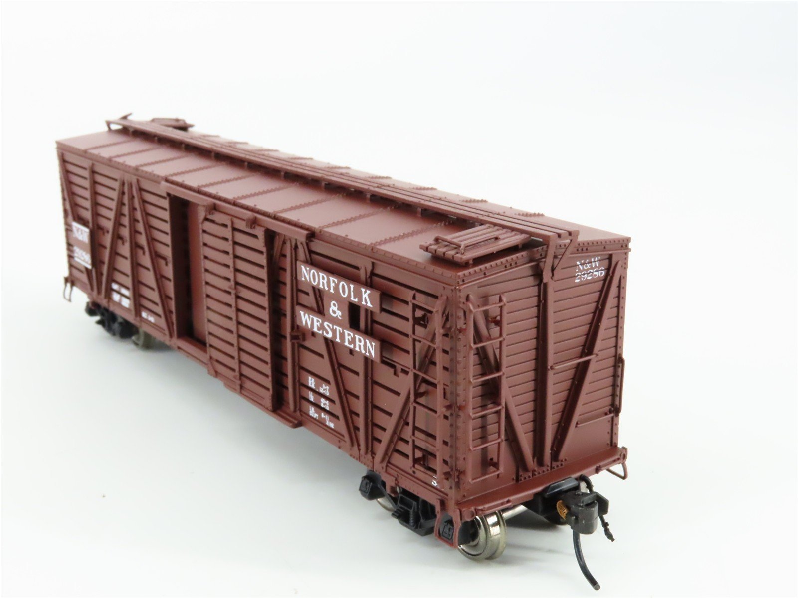 HO Scale Broadway Limited Imports 1345 40' Stock/Cattle Car RTR