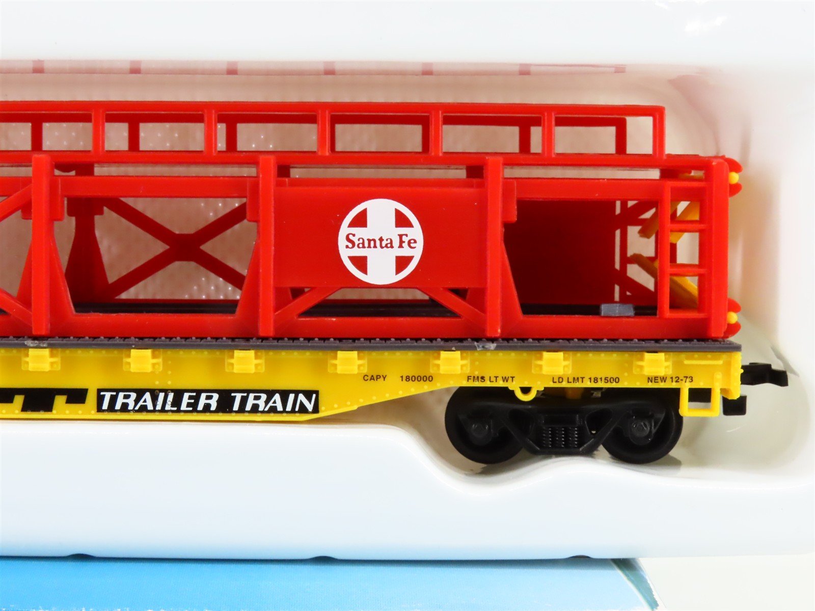 HO Scale Life-Like 433-8303 ATSF Santa Fe 50' Auto Carrier 9704 RTR