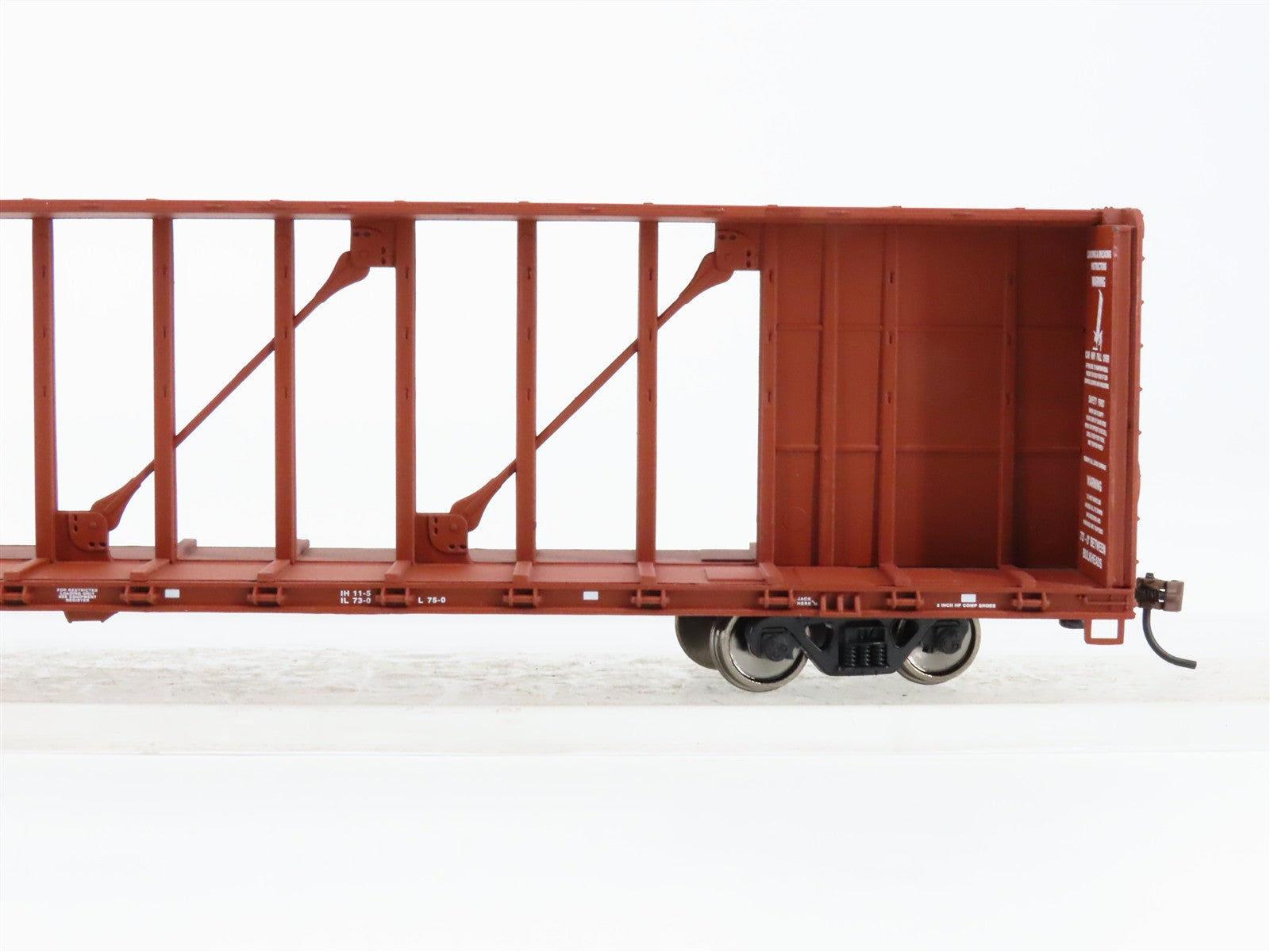 HO Scale Walthers 932-24135 TTX 72' Centerbeam Flat Car 2-Pack RTR