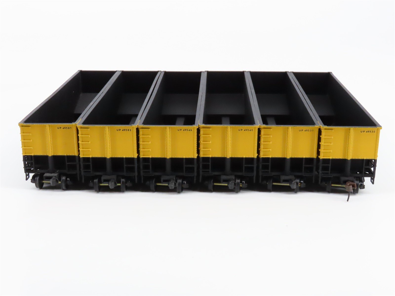 HO Scale Walthers 932-5303 UP Union Pacific Bethgon Coal Hopper 6-Pack RTR