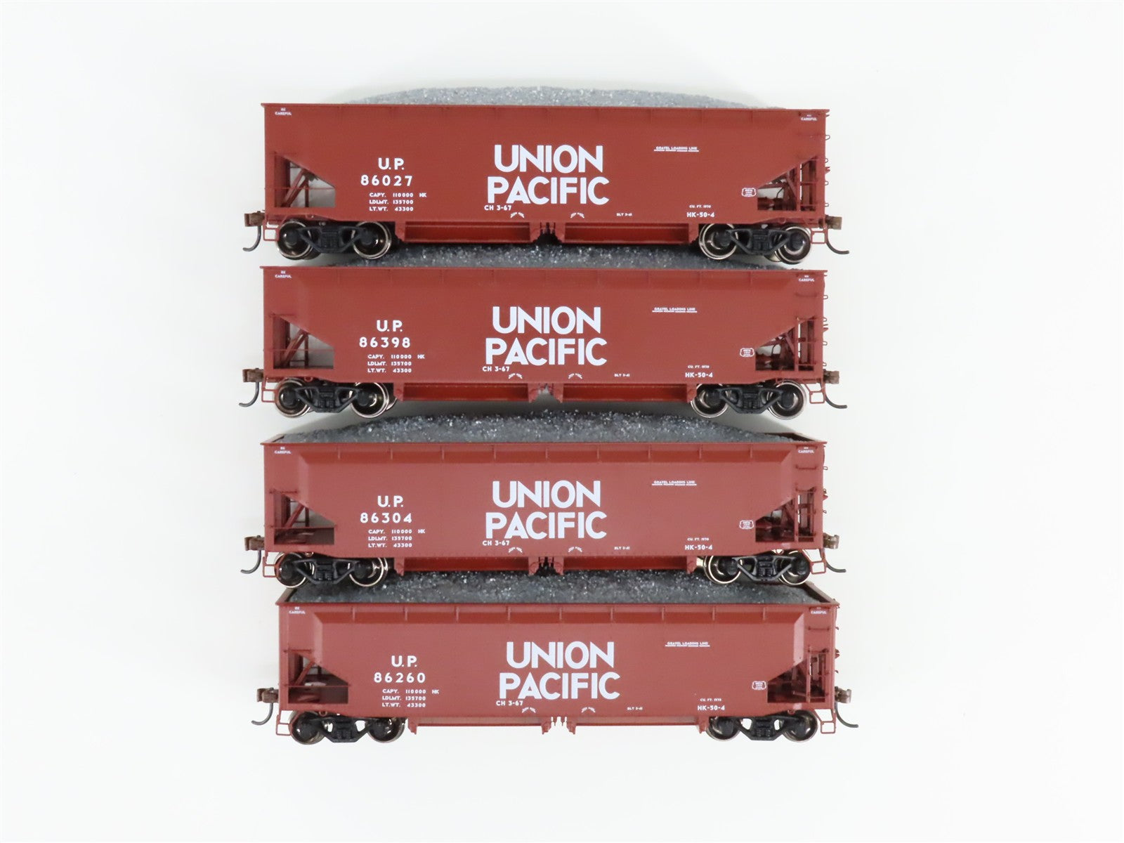 Athearn ATH14531 UP Union Pacific 40' 3-Bay Offset Ballast Hopper 4-Pack RTR
