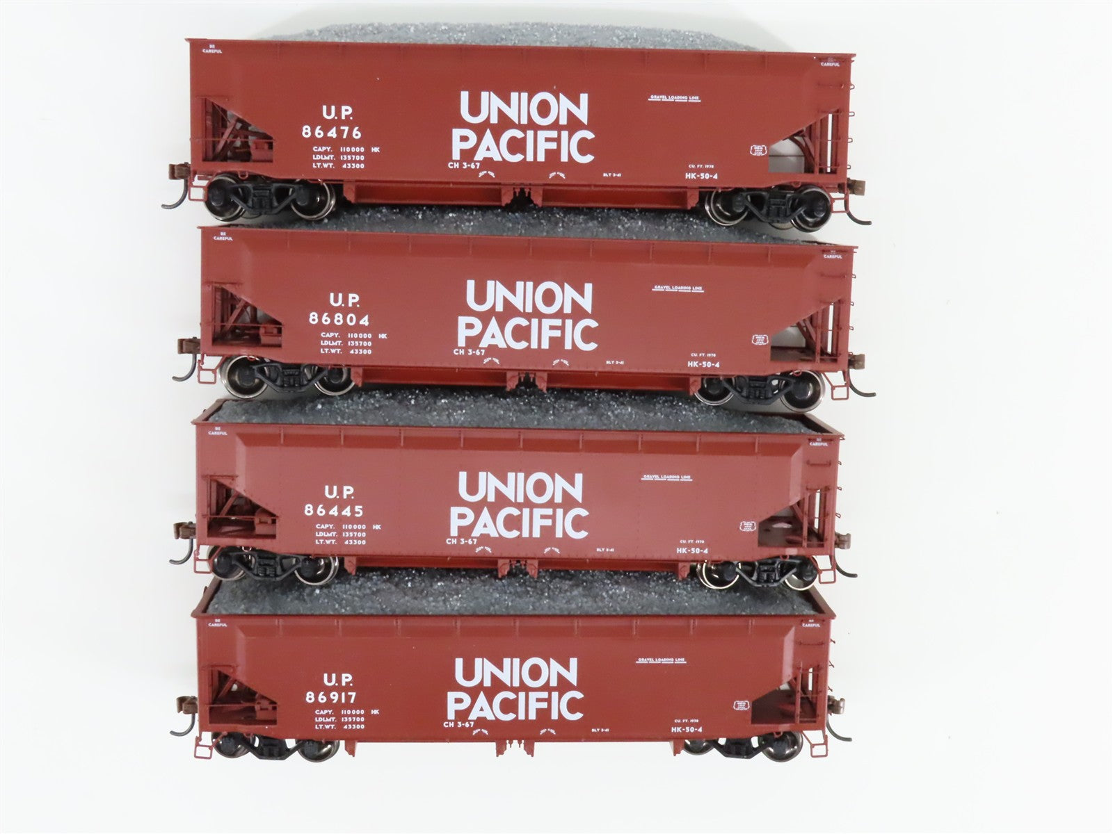 HO Scale Athearn ATH14532 Union Pacific 40' 40' Offset Ballast Hopper 4-Pack RTR
