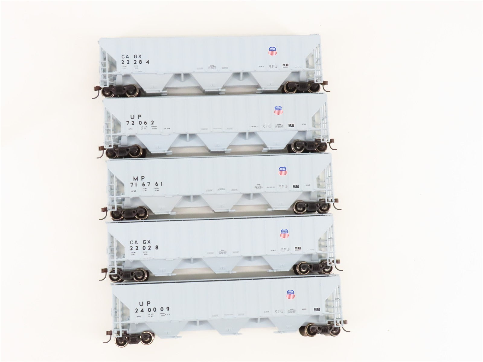 HO Scale Athearn 72392 UP Union Pacific 54' 3-Bay Covered Hopper 5-Pack RTR