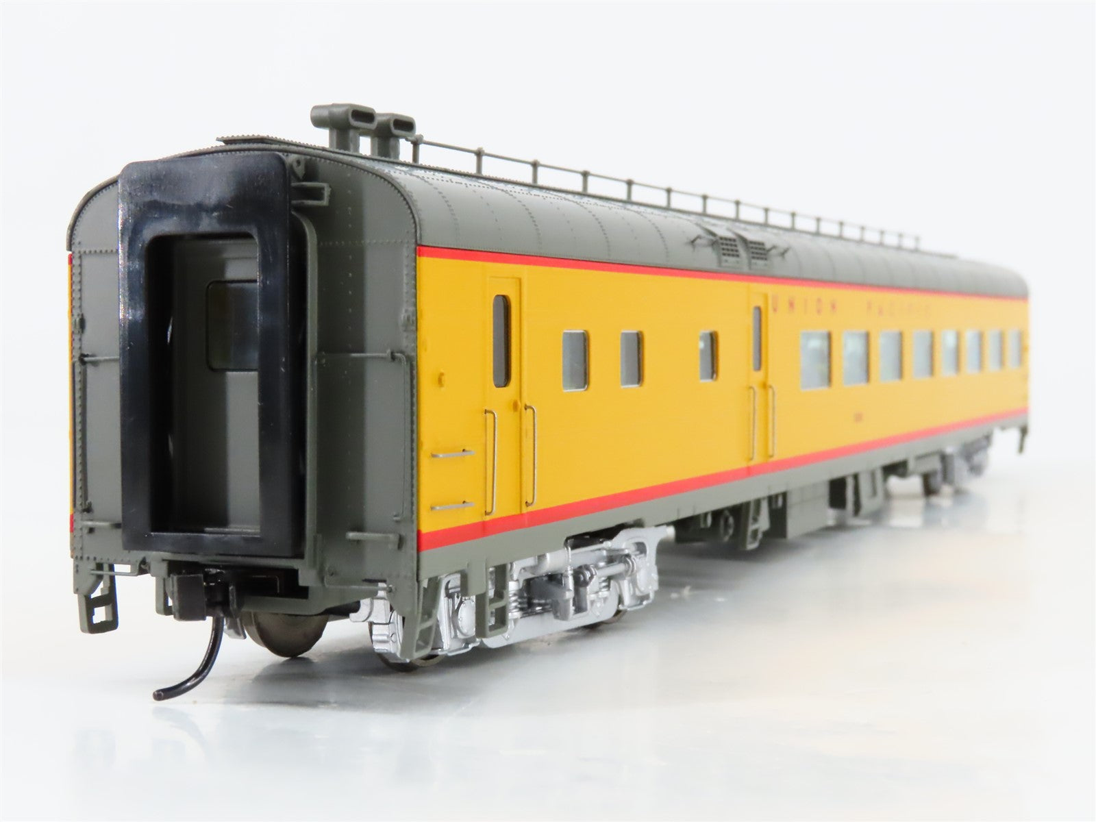 HO Walthers Proto 920-9554 UP Union Pacific 85' ACF Cafe-Lounge Passenger #5001