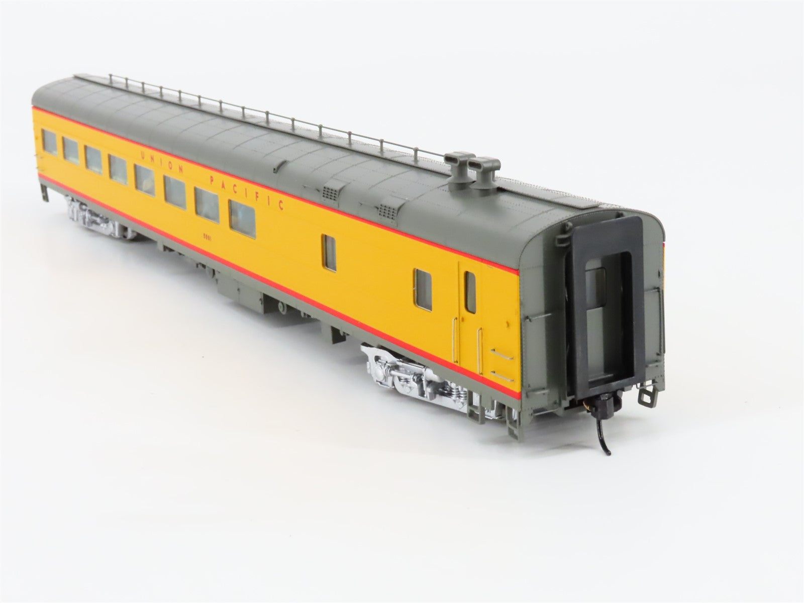 HO Walthers Proto 920-9554 UP Union Pacific 85' ACF Cafe-Lounge Passenger #5001