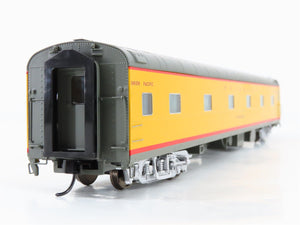 HO Walthers Proto 920-9558 UP Union Pacific 85' Sleeper Passenger Placid Valley