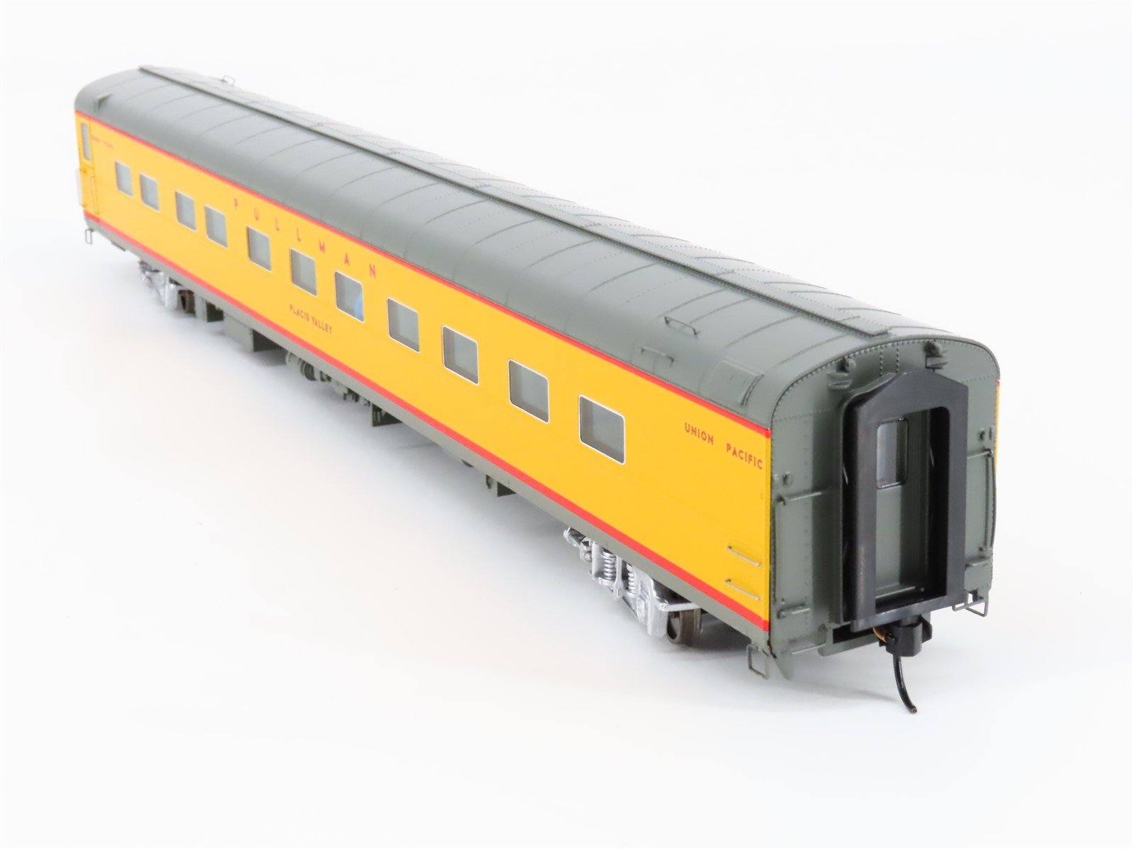 HO Walthers Proto 920-9558 UP Union Pacific 85' Sleeper Passenger Placid Valley