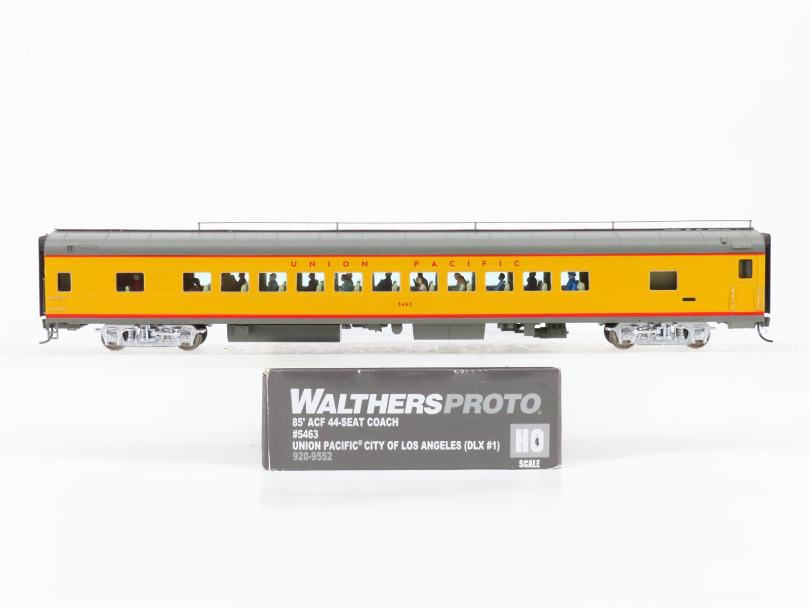 HO Walthers Proto 920-9552 UP Union Pacific 85' 44-Seat Coach Passenger #5463
