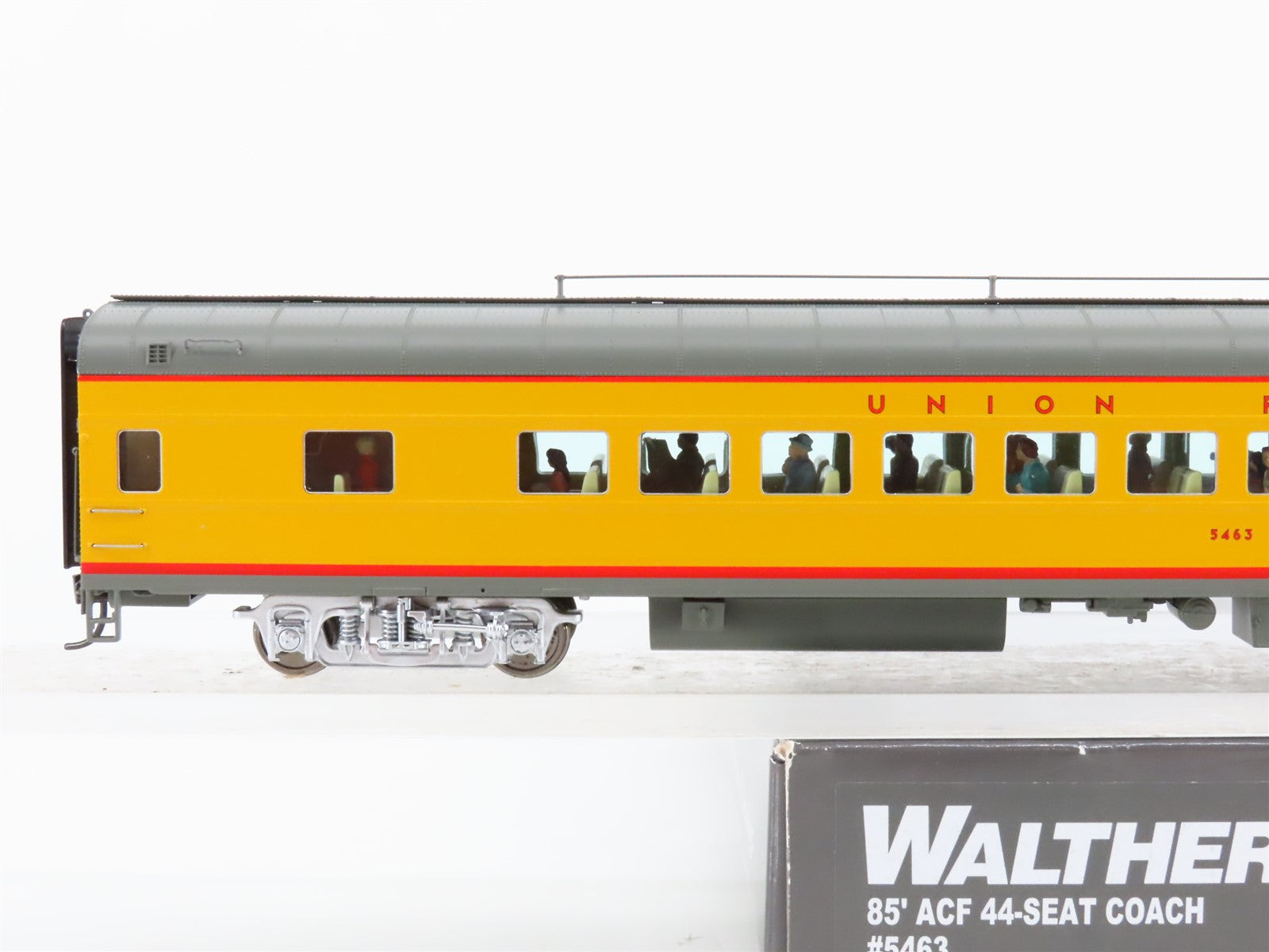 HO Walthers Proto 920-9552 UP Union Pacific 85' 44-Seat Coach Passenger #5463