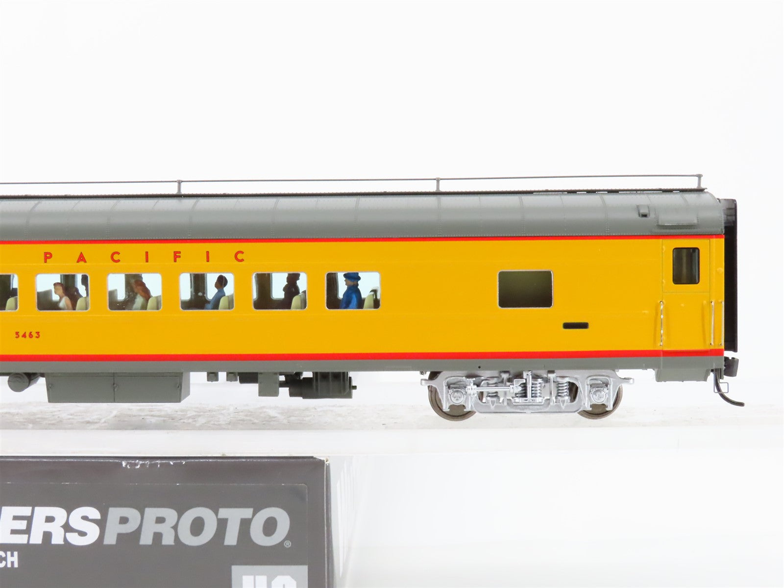 HO Walthers Proto 920-9552 UP Union Pacific 85' 44-Seat Coach Passenger #5463