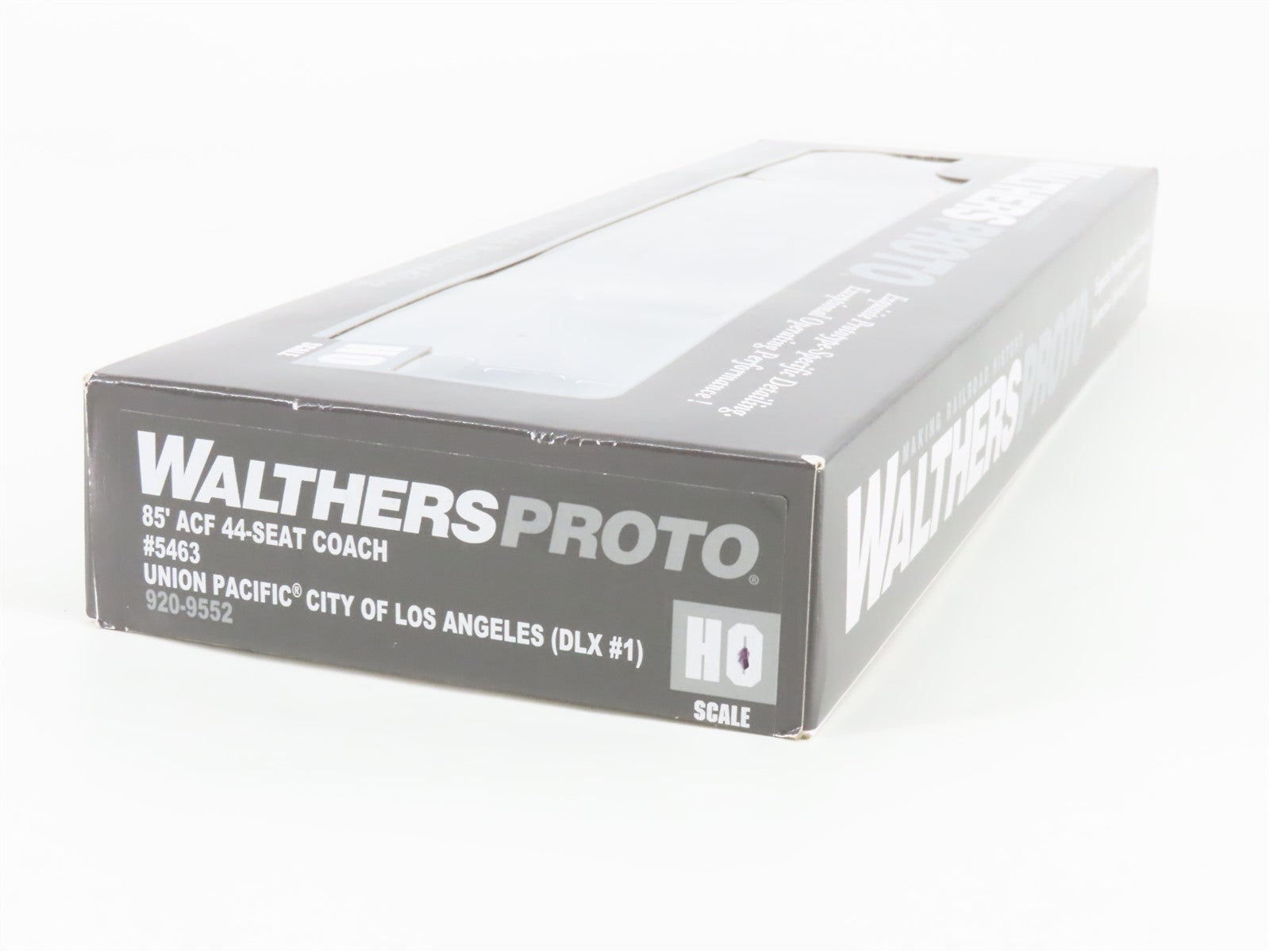 HO Walthers Proto 920-9552 UP Union Pacific 85' 44-Seat Coach Passenger #5463