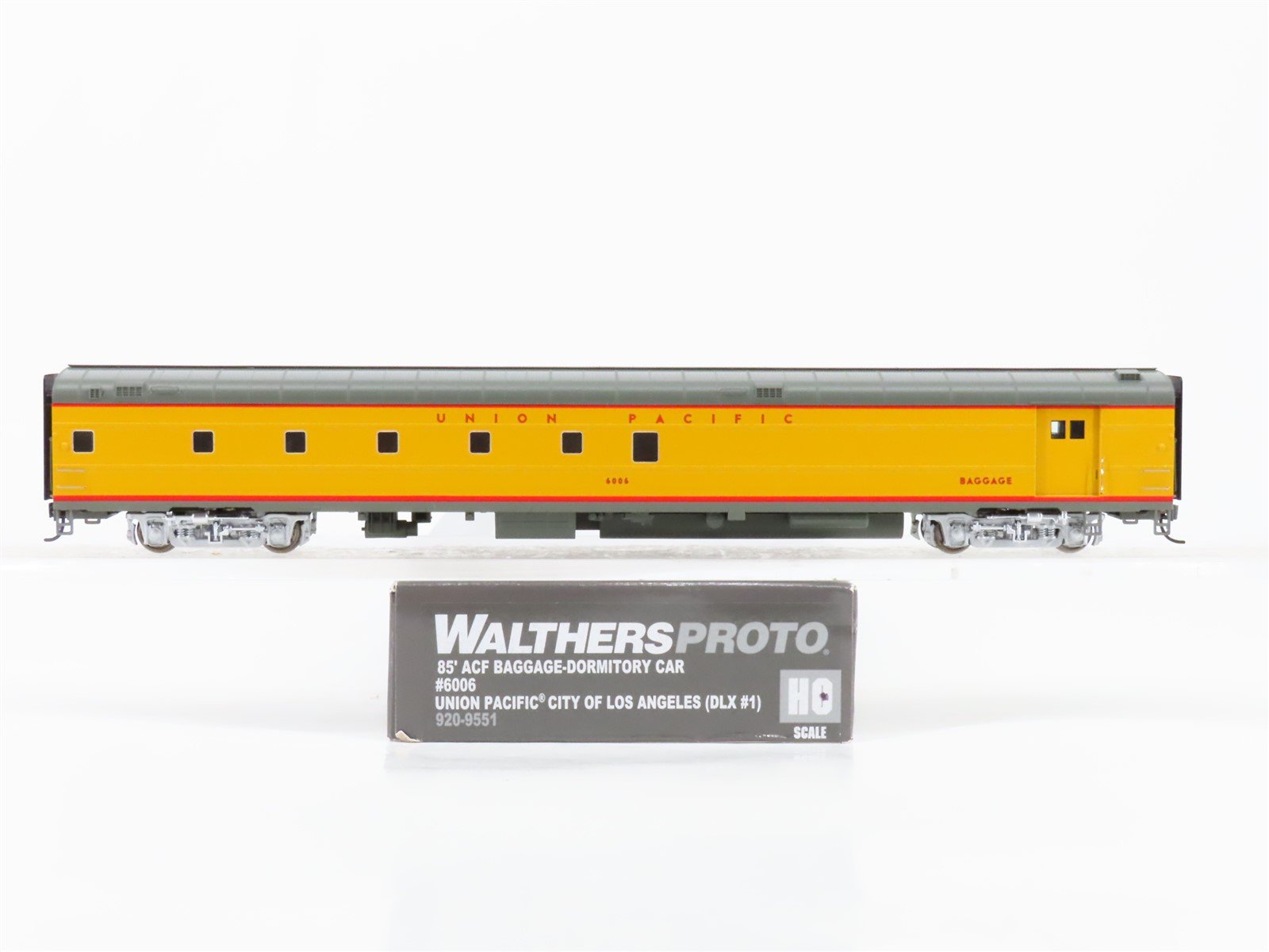 HO Walthers Proto 920-9551 UP Union Pacific 85' Baggage-Dormitory Passenger 6006