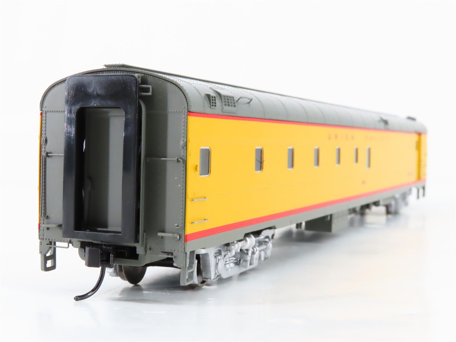 HO Walthers Proto 920-9551 UP Union Pacific 85' Baggage-Dormitory Passenger 6006