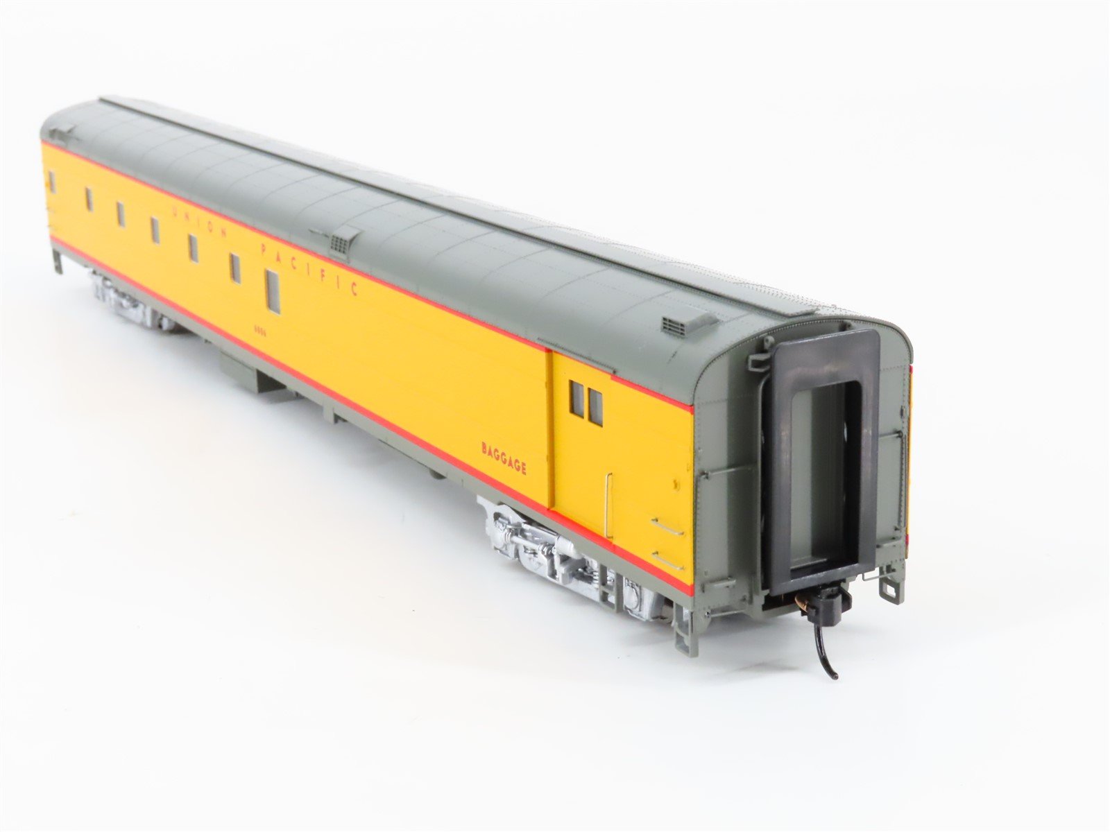HO Walthers Proto 920-9551 UP Union Pacific 85' Baggage-Dormitory Passenger 6006