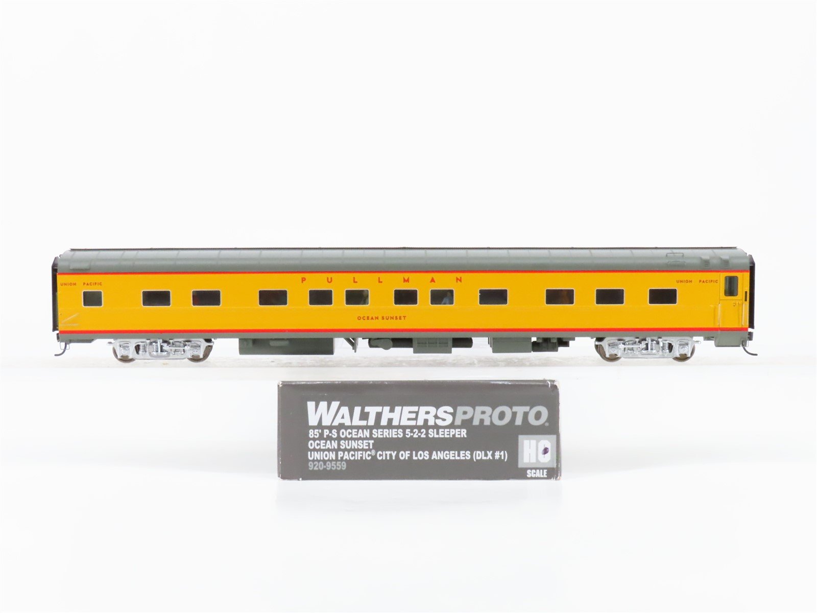 HO Walthers Proto 920-9559 UP Union Pacific 85' Sleeper Passenger 