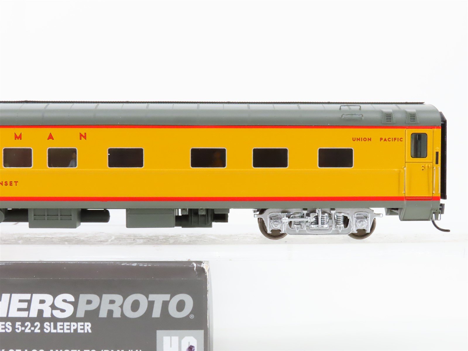 HO Walthers Proto 920-9559 UP Union Pacific 85' Sleeper Passenger 