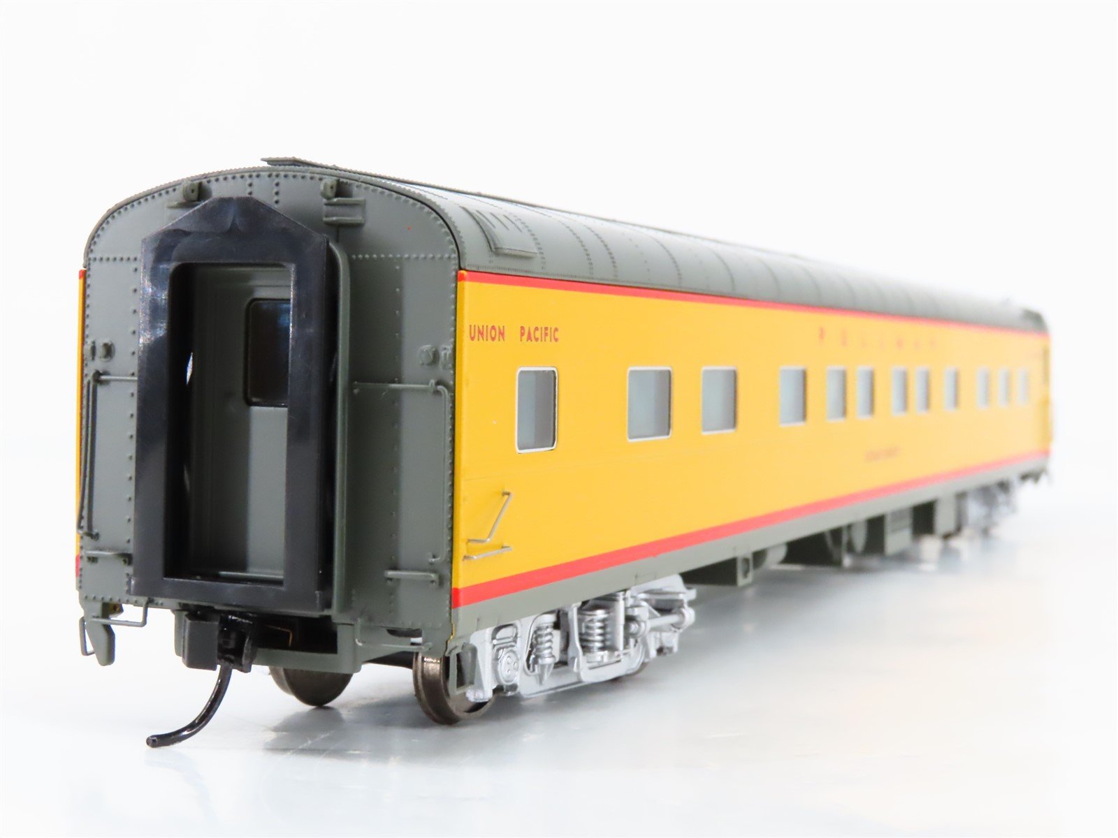 HO Walthers Proto 920-9559 UP Union Pacific 85' Sleeper Passenger 