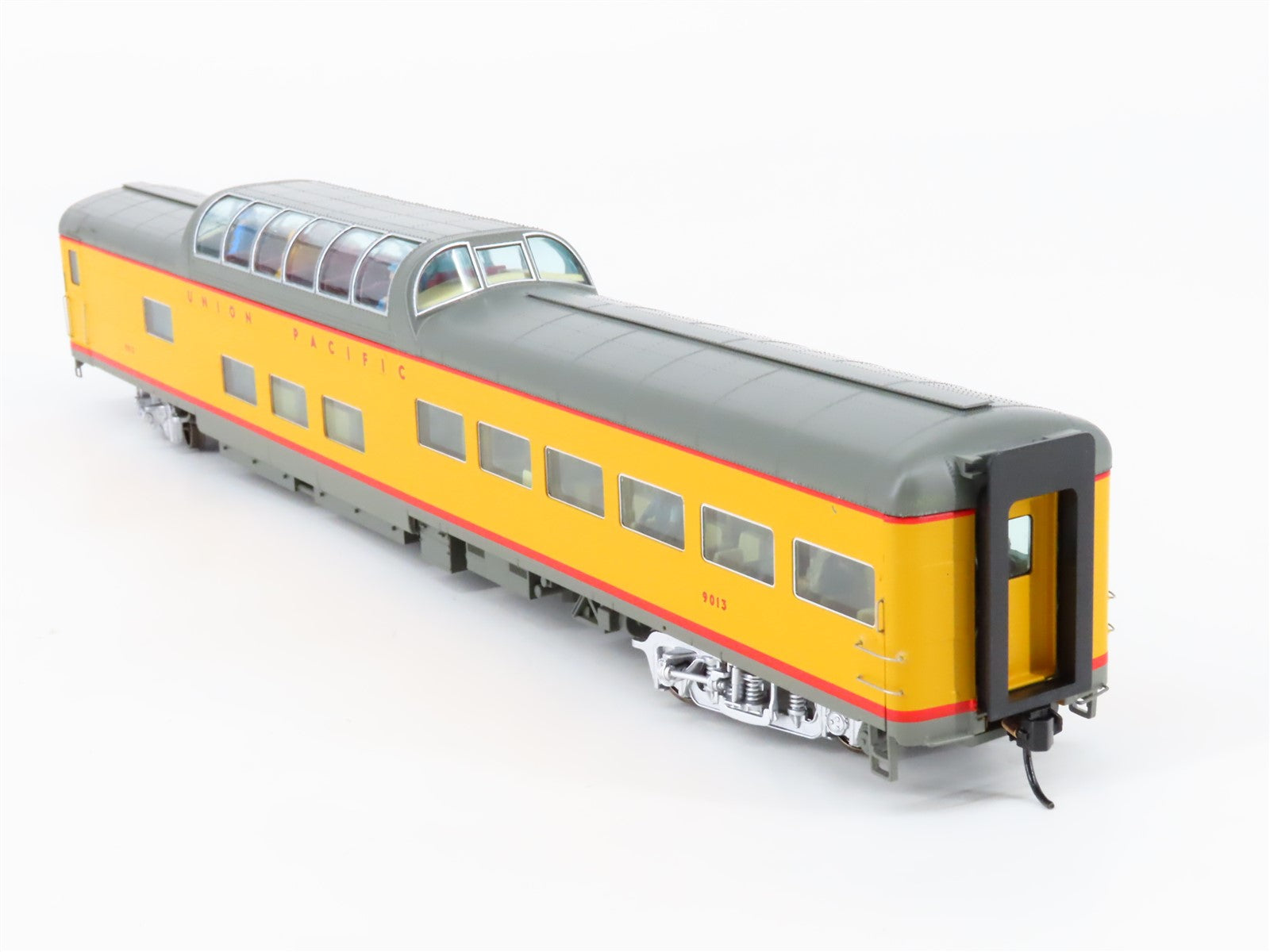 HO Scale Walthers Proto 920-9557 UP Union Pacific 85' Dome-Lounge Passenger 9013