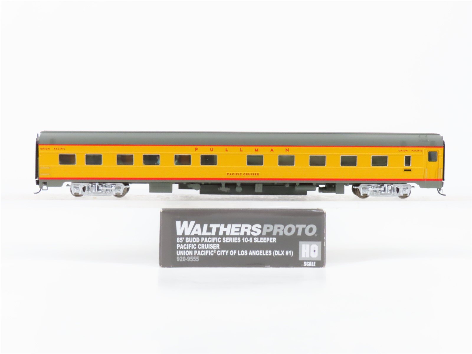 HO Scale Walthers Proto 920-9555 UP 85' Budd Sleeper Passenger 