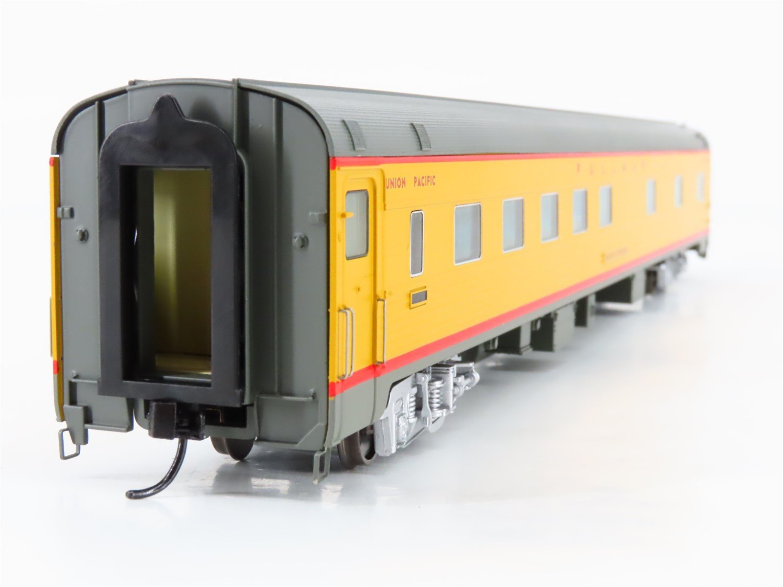 HO Scale Walthers Proto 920-9555 UP 85' Budd Sleeper Passenger 