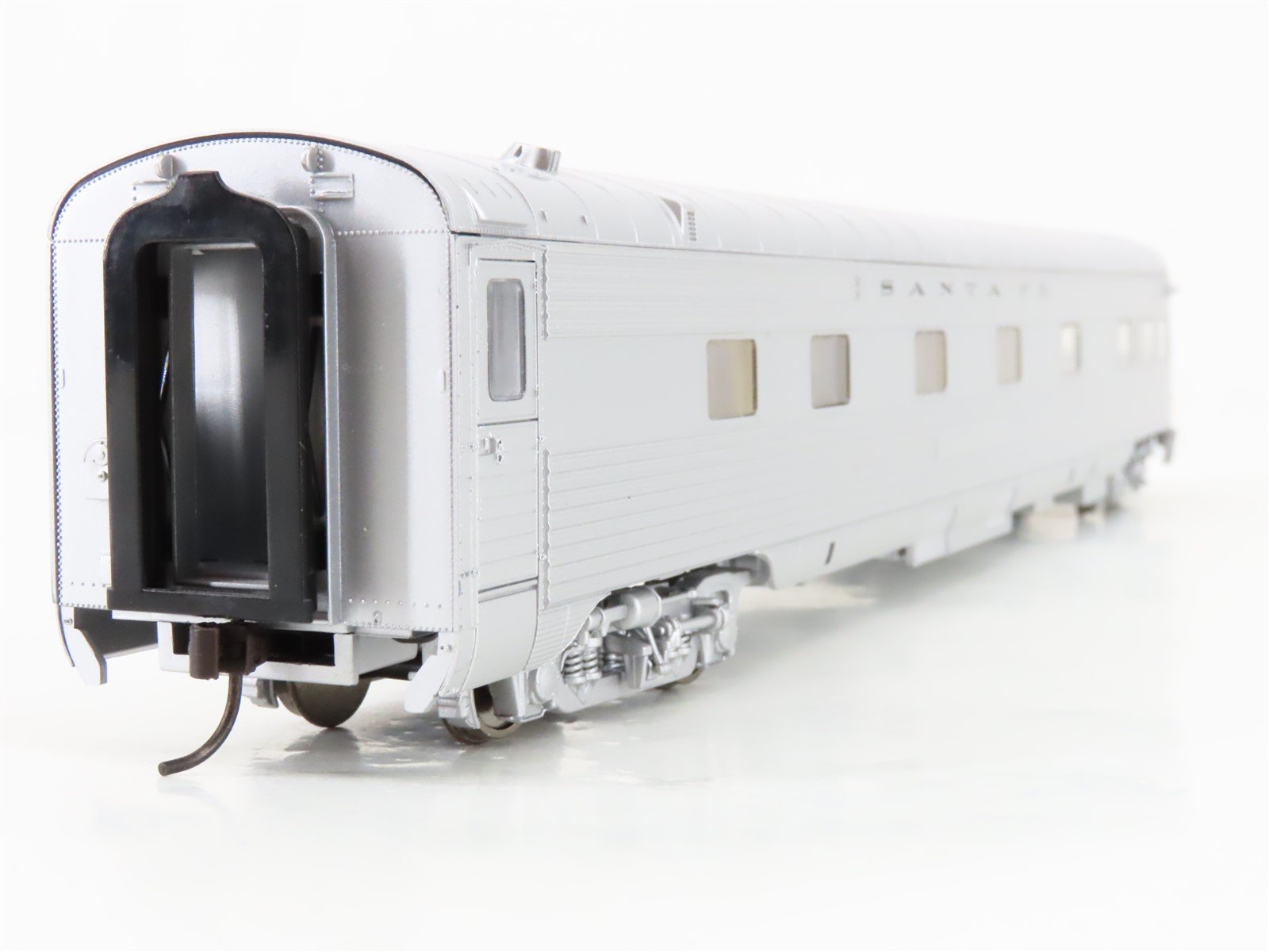 HO Walthers 932-9008 ATSF Santa Fe Super Chief Observation-Lounge Passenger Car