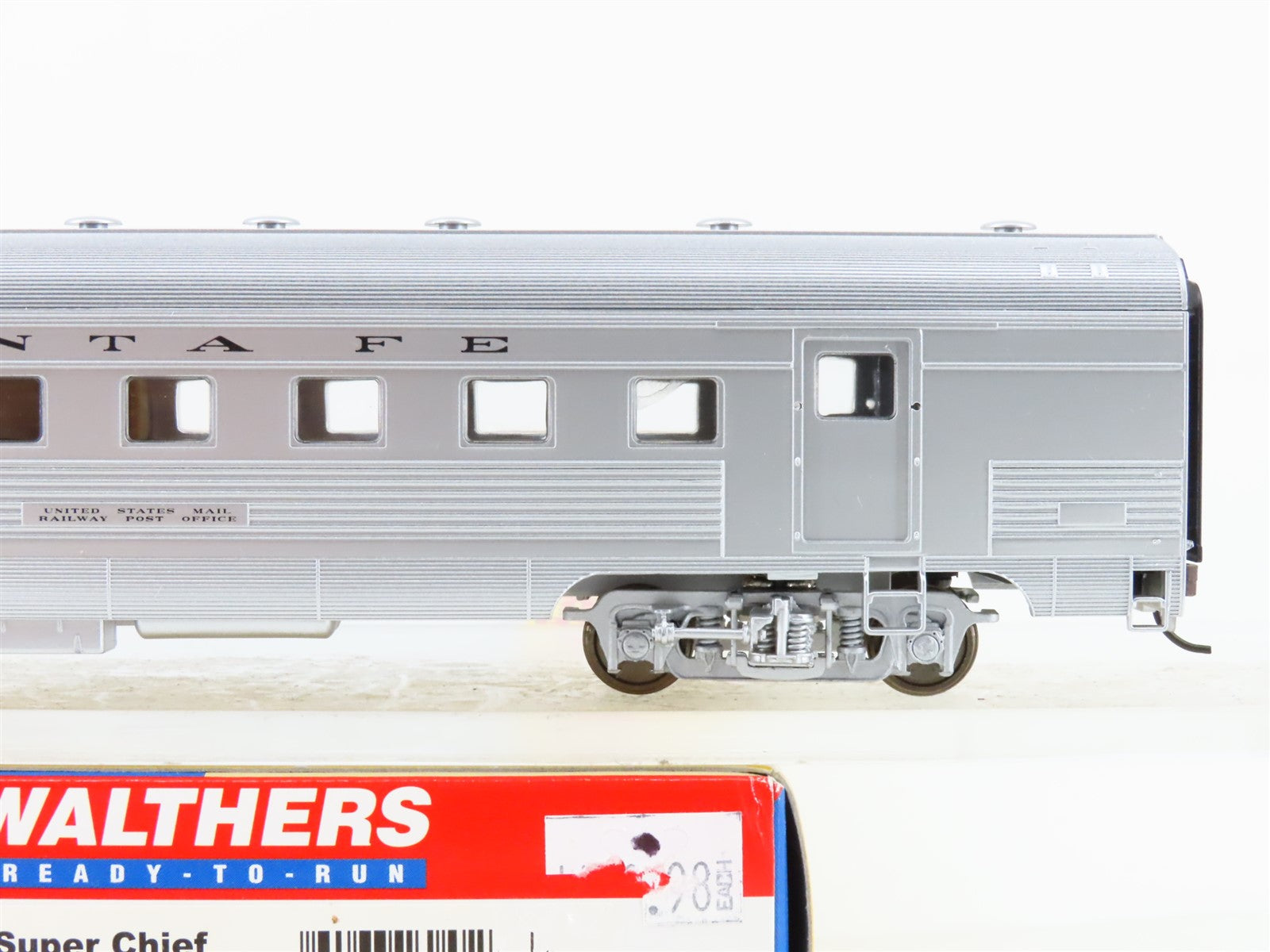 HO Scale Walthers 932-9007 ATSF Santa Fe Super Chief Budd 63' RPO Passenger Car