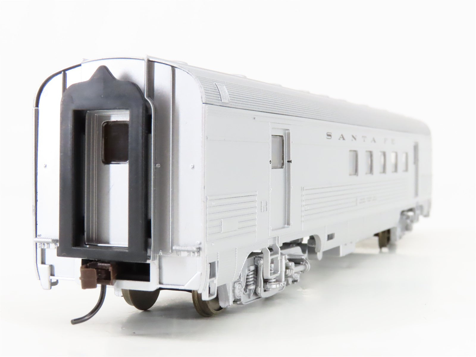HO Scale Walthers 932-9007 ATSF Santa Fe Super Chief Budd 63' RPO Passenger Car