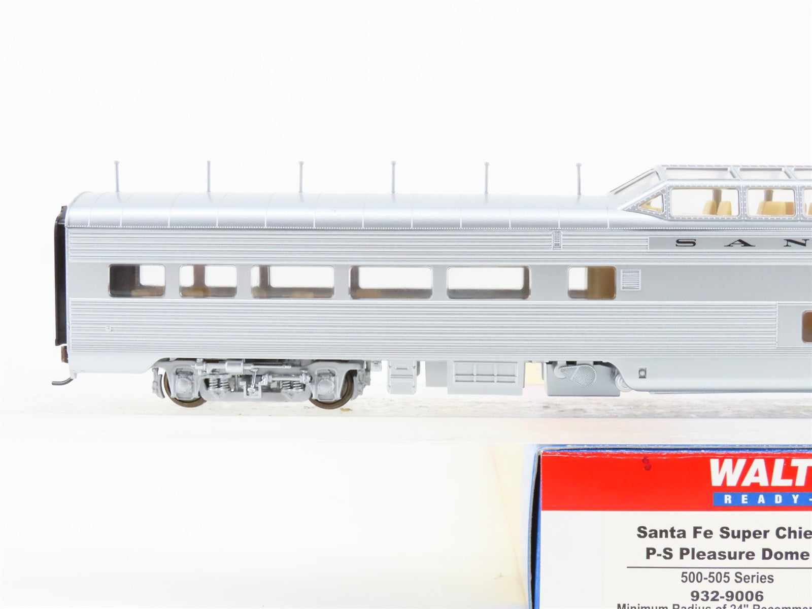HO Scale Walthers 932-9006 ATSF Santa Fe Super Chief Pleasure Dome Passenger Car