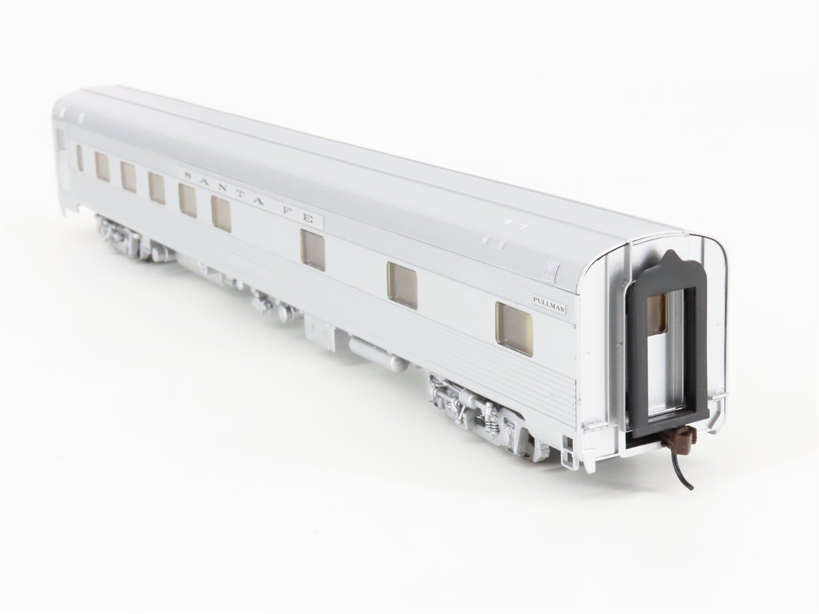 HO Scale Walthers 932-9001 ATSF Santa Fe Super Chief 10-6 Sleeper Passenger Car