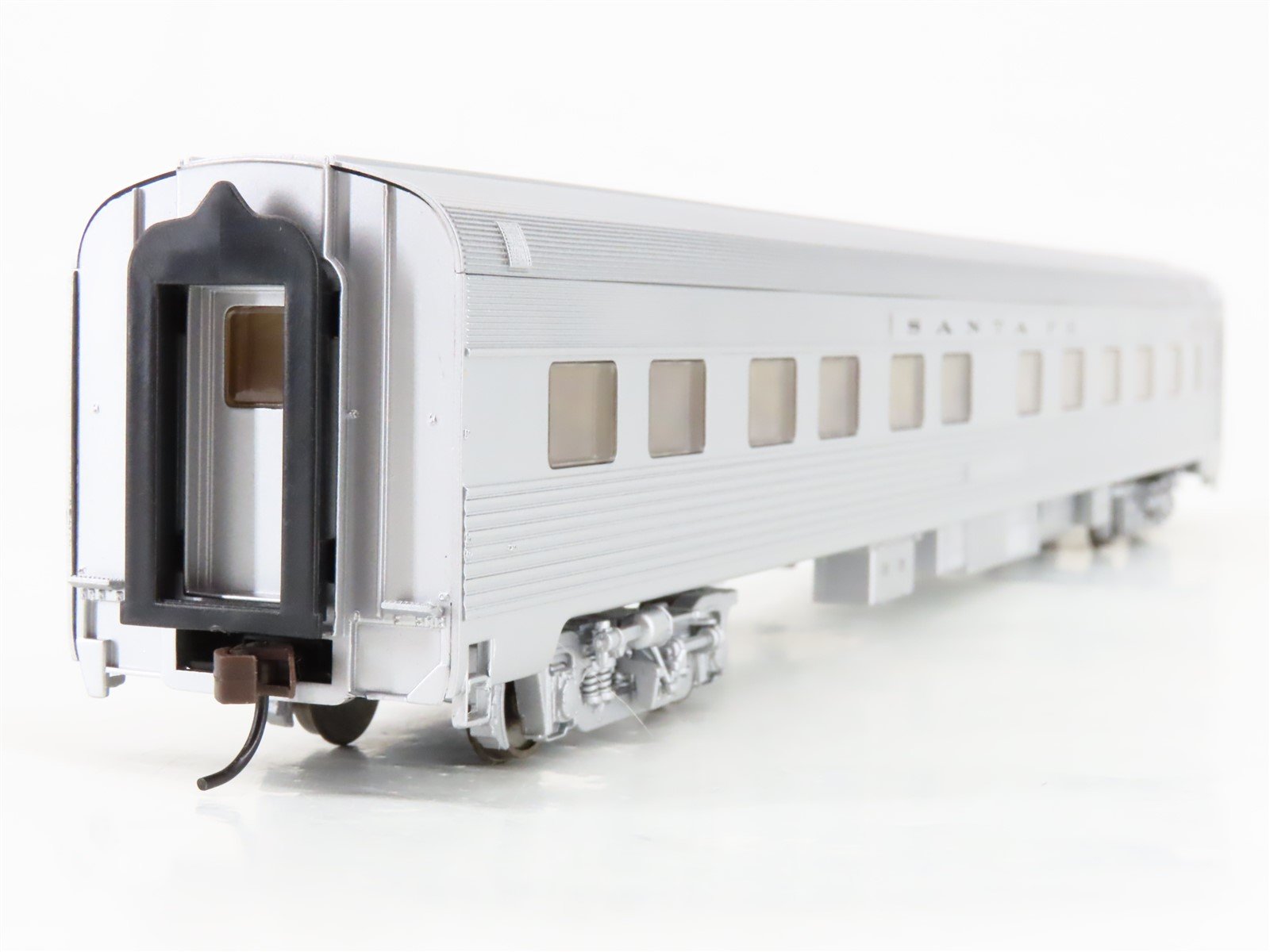 HO Scale Walthers 932-9001 ATSF Santa Fe Super Chief 10-6 Sleeper Passenger Car