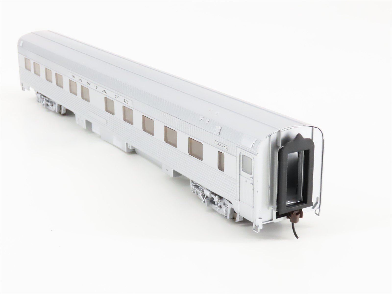 HO Scale Walthers 932-9001 ATSF Santa Fe Super Chief Budd 10-6 Sleeper Passenger