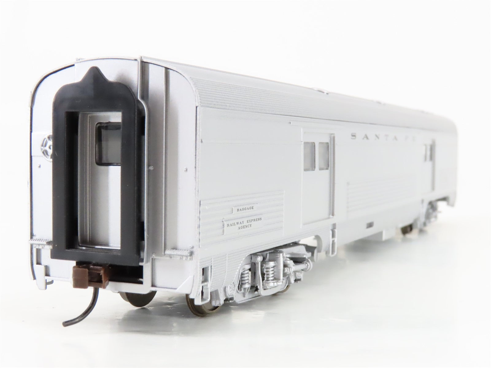 HO Scale Walthers 932-9002 ATSF Santa Fe Super Chief Budd 73' Baggage Passenger