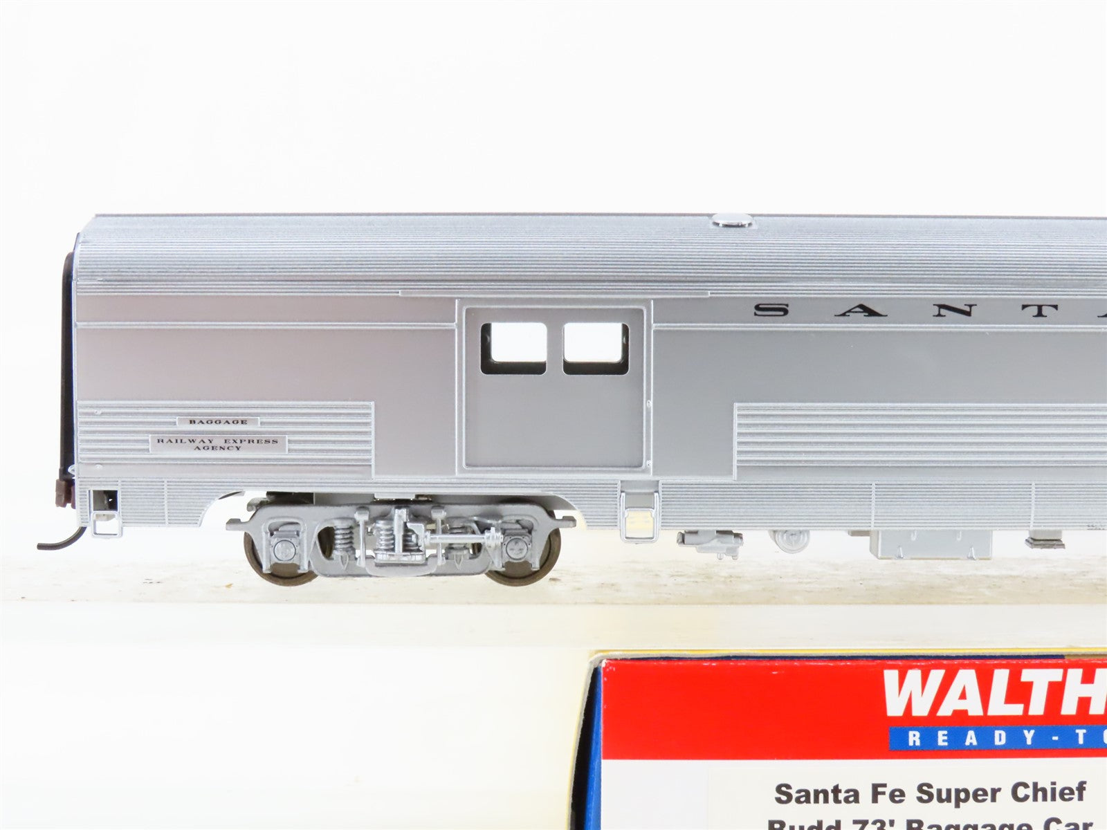 HO Scale Walthers 932-9002 ATSF Santa Fe Super Chief Budd 73' Baggage Passenger