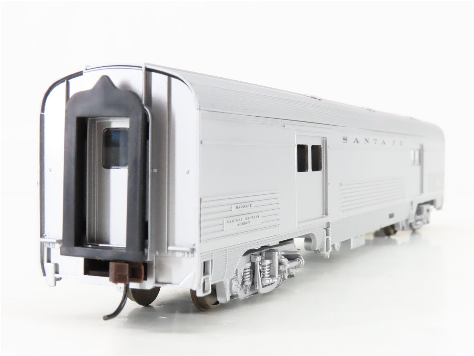 HO Scale Walthers 932-9002 ATSF Santa Fe Super Chief Budd 73' Baggage Passenger