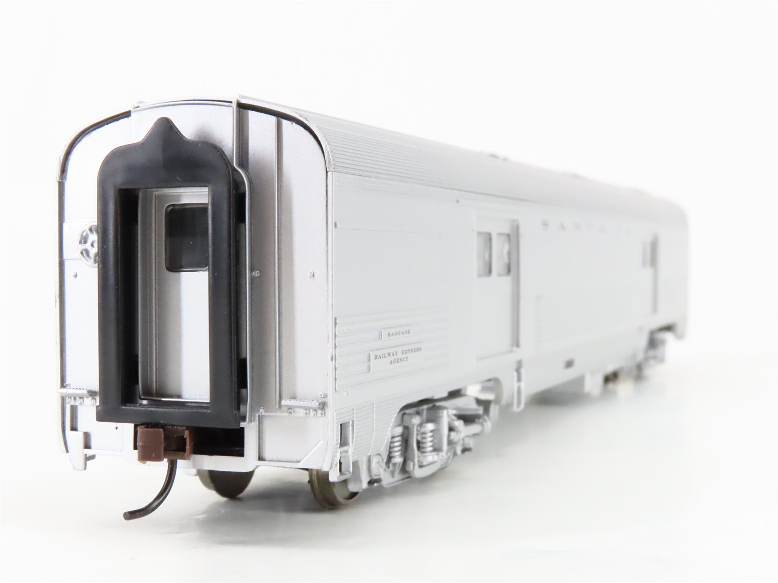 HO Scale Walthers 932-9002 ATSF Santa Fe Super Chief Budd 73' Baggage Passenger
